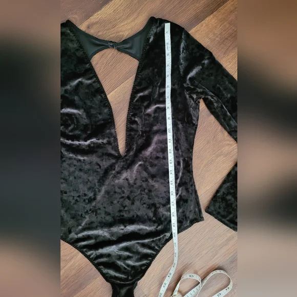 Victorias Secret Crushed Velvet Thong Style Bodysuit, Women's M/L, Classic Black - Picture 10 of 10